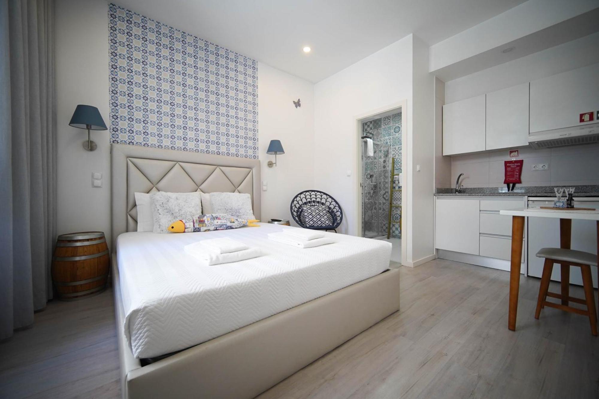 Apartament The Blue And White House *